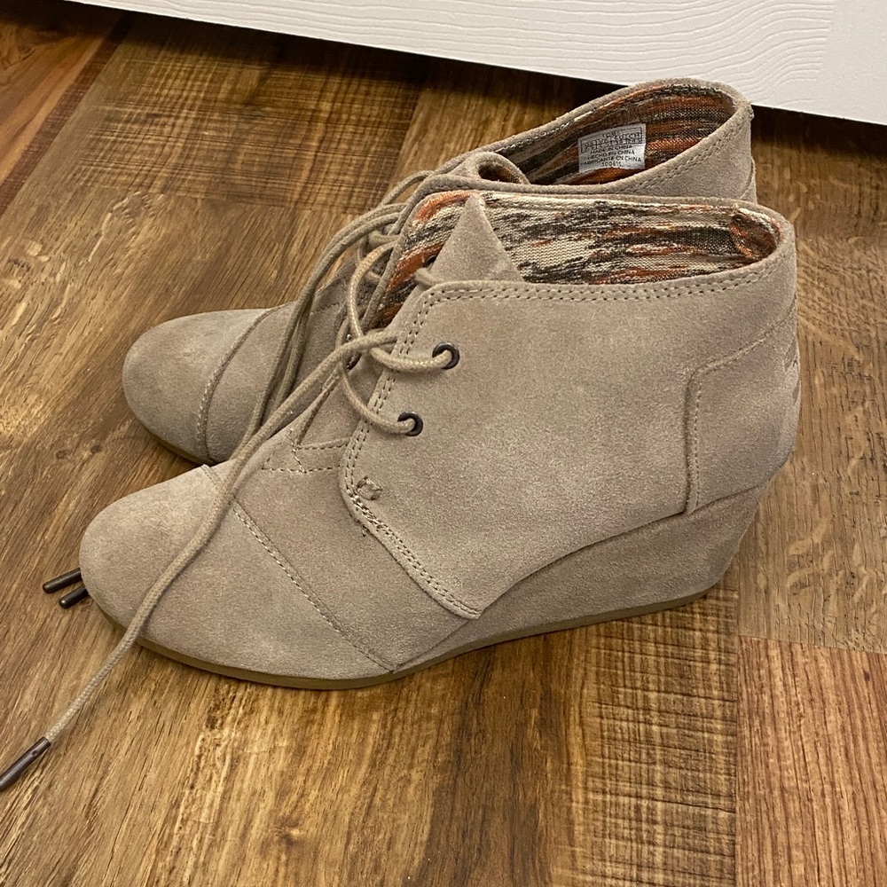 TOMS Taupe Suede Lace-Up Wedge Booties - Women